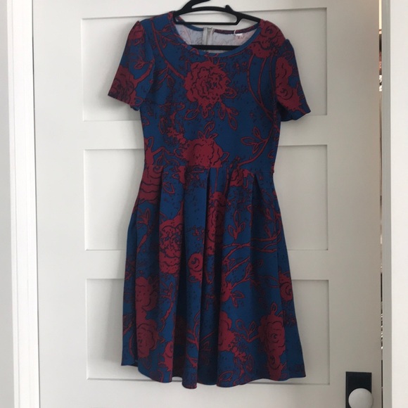 LuLaRoe Dresses & Skirts - LuLaroe Amelia dress. Tag cut, but it’s a Large.